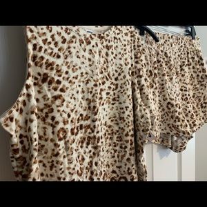Old navy pajamas set cheetah 🐆 top large, shorts medium